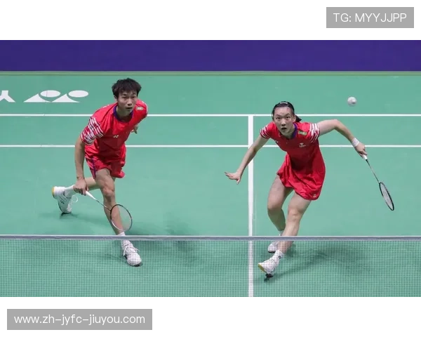 羽毛球混双打女