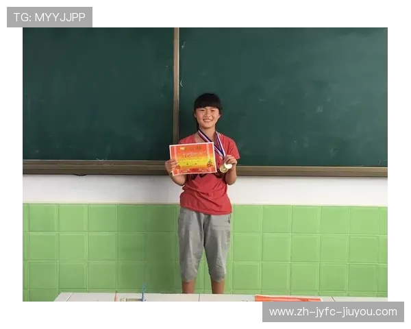 初心如磐赛场绽放郭崎琪的党旗映耀冠军荣光之路